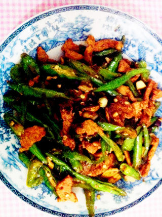 Low-oil Authentic Xiang-flavored Chili Fried Pork recipe