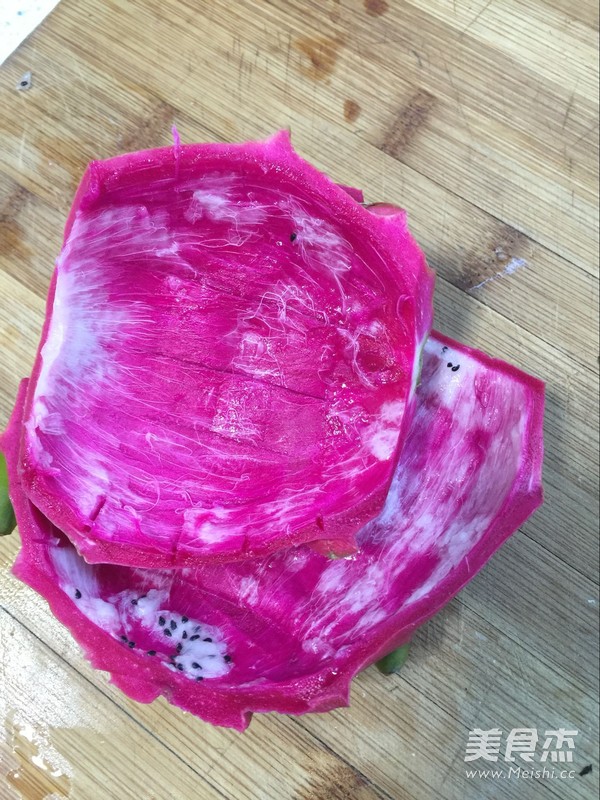 Cold Spinach Pitaya Peel recipe