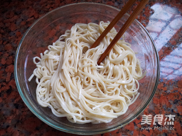 Cantonese Fried Noodles with Soy Sauce recipe