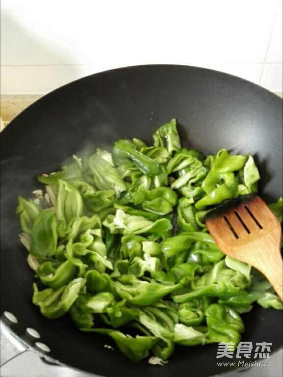 Stir-fried Tiger Pepper with Garlic recipe