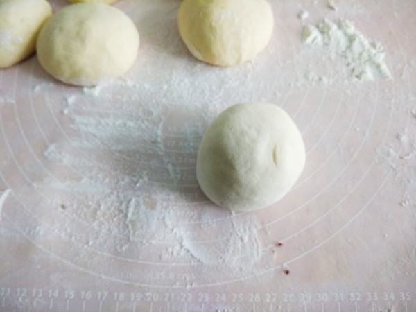 Straw Hat Bean Buns recipe