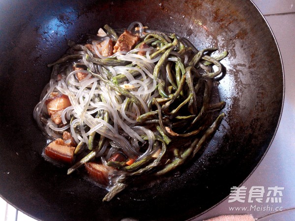 Braised Pork with Dried Beans recipe