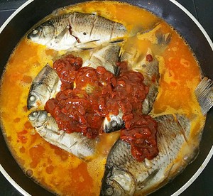 The Beautiful Encounter of Crucian Carp and Soybean Paste recipe