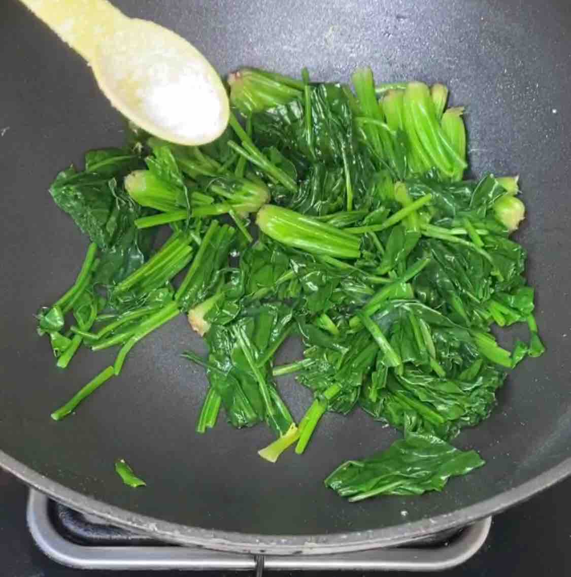 Scrambled Eggs with Linseed Oil (flax Oil) and Spinach recipe