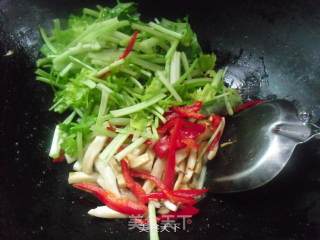 Fried Squid with Celery recipe