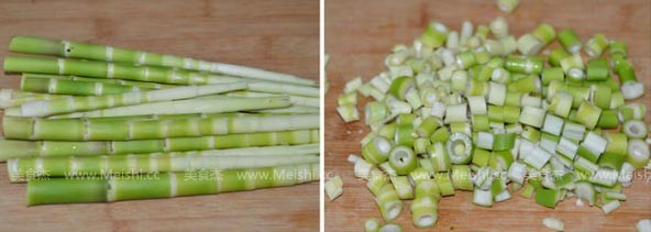 Steamed Spring Bamboo Shoots with Chopped Pepper recipe