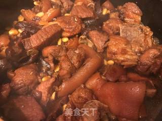 Braised Pork Knuckles with Soy Beans and Mushrooms recipe