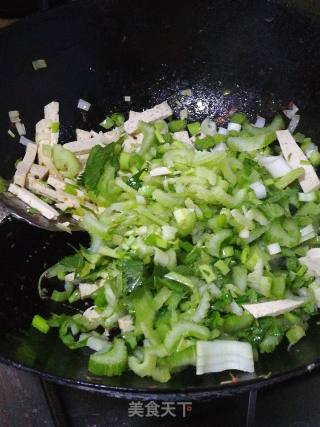 Stir-fried Tofu with Celery recipe