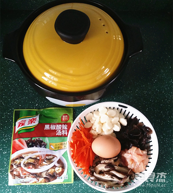 Chicken Shredded Yam Black Pepper Hot and Sour Soup recipe