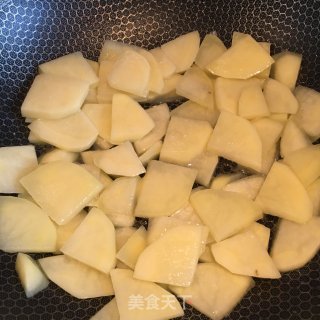 Fried Potato Chips with Purple Onion recipe