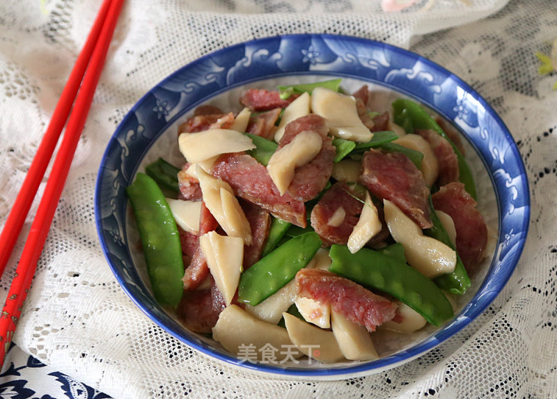 [next Meal] Fried Sausage with Snow Peas recipe