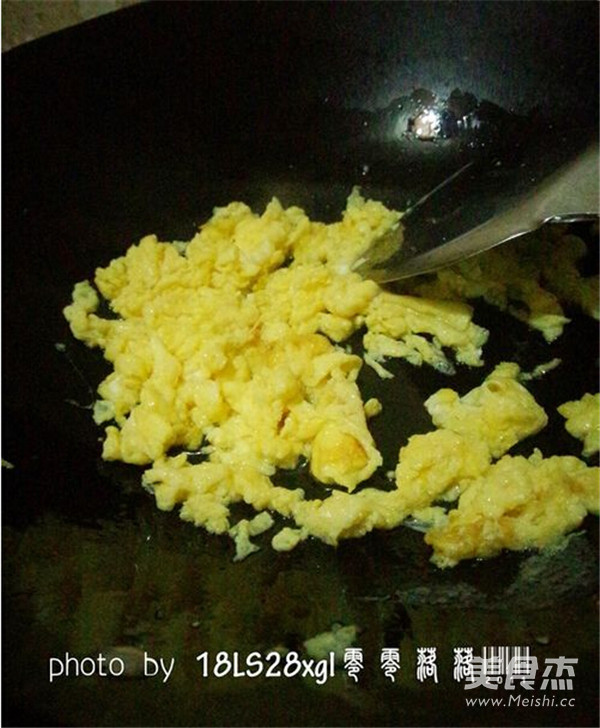 Scrambled Eggs with Fungus recipe