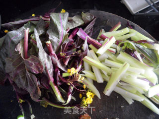 Stir-fried Red Cabbage Stalks recipe