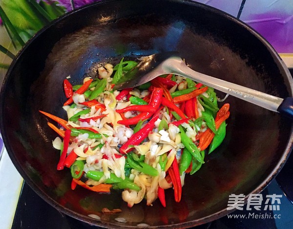 Spicy Stir-fried Clam Meat recipe