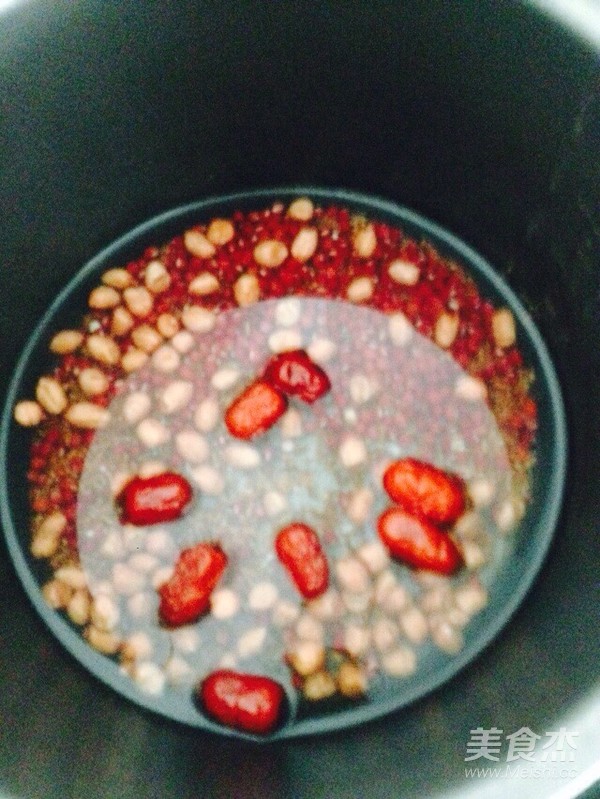 Red Beans, Peanuts, Red Rice, Red Dates, Wolfberry Porridge recipe