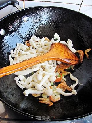 Braised Loofah with Dried Shrimp and White Mushroom recipe