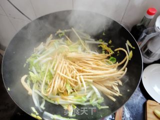 Simple and Quick Delicious Stir-fry -------stir-fried Cabbage with Mochi recipe