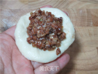 Barbecued Pork Meal Buns recipe