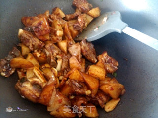 Braised Pork Ribs with White Radish recipe