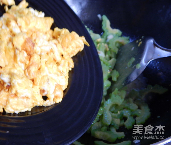 Bitter Gourd Scrambled Eggs recipe
