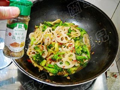 Griddle Broccoli and Lotus Root Slices recipe