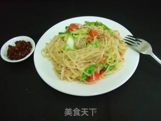 Stir-fried Rice Noodles with Tomato and Cabbage recipe