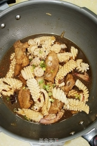 【squid Braised Pork Ribs】--encounter of Seafood and Meat recipe