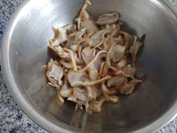 Pork Ears with Onion recipe