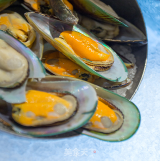 Is The Exquisiteness of French Mussels Your Goal for The New Year? recipe