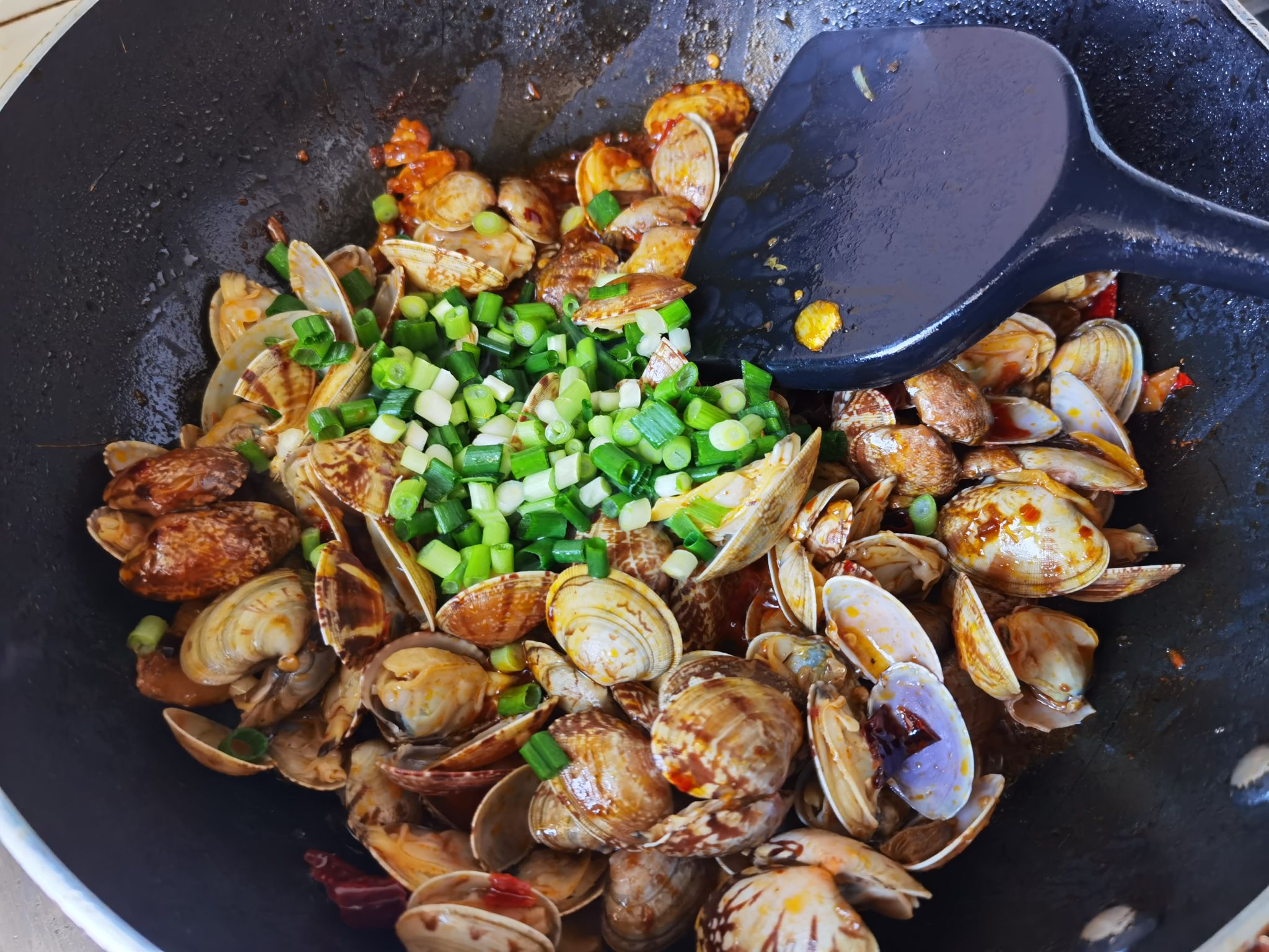 Spicy and Spicy Clams, Come Here Now recipe