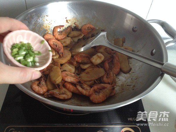 Stir-fried Shrimp with Soy Sauce and Yam recipe