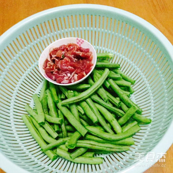 Stir-fried String Beans with Pork recipe