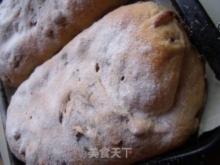 Stollen, A Three-hundred-year-old Christmas Bread Popular in Europe recipe