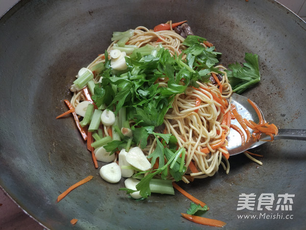 Fried Noodles with Beef recipe