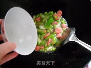 Stir-fried Loofah with Edamame recipe
