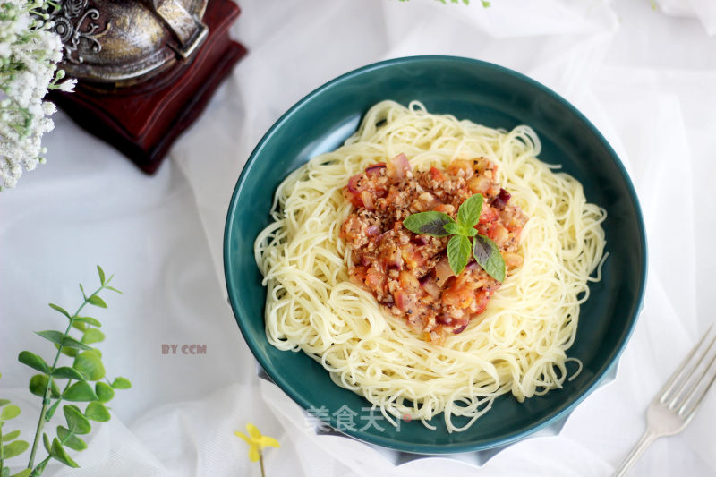 Spaghetti with Tomato Bolognese recipe