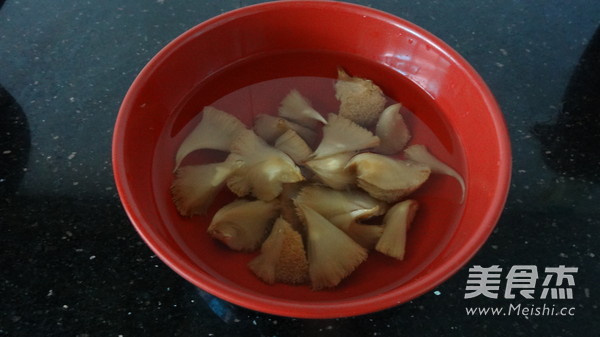 Hericium and Sandworm Pork Bone Soup recipe