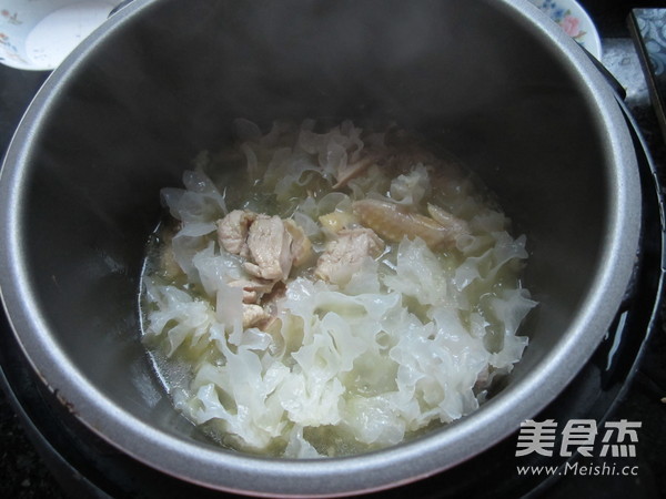 Electric Pot Stewed Chicken Soup recipe