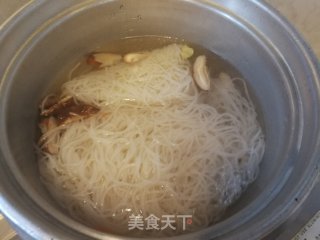 Stir-fried Rice Noodles with Shredded Pork recipe
