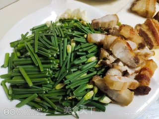 Stir-fried Pork Belly with Leek Heart recipe