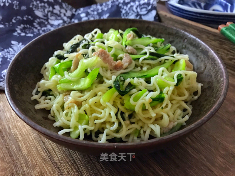 Fried Noodles with Vegetables and Pork recipe