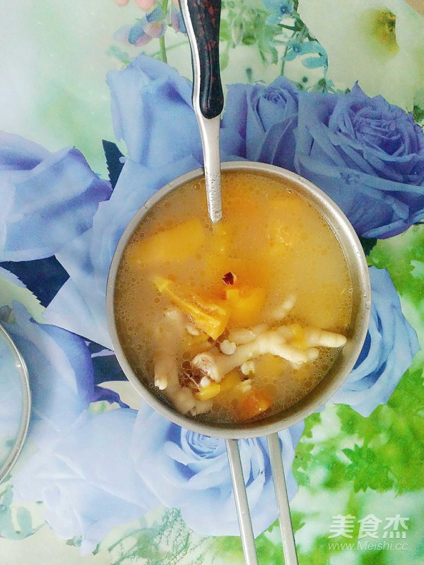 Papaya and Chicken Feet Breast Enhancement Soup recipe