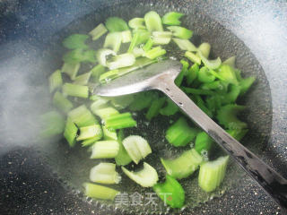 Stir-fried Celery with Shrimp Balls recipe