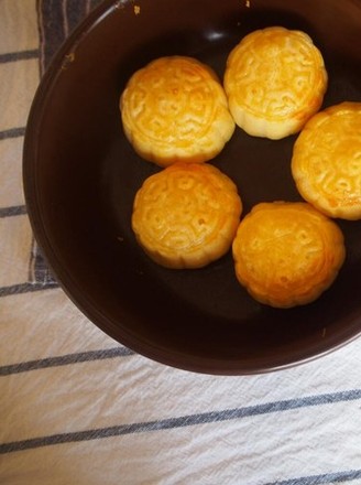 Delicious Custard Mooncakes recipe