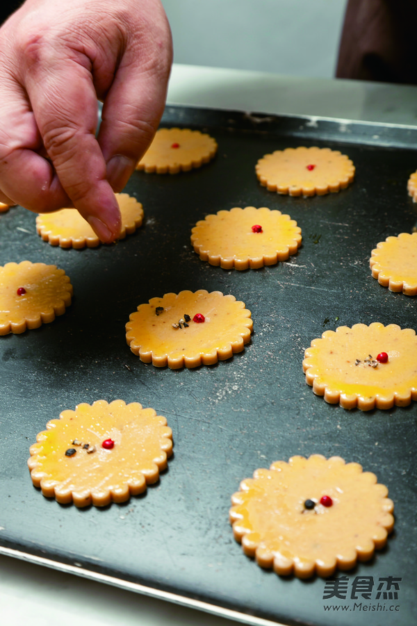 Gingerbread Shortbread Cake recipe