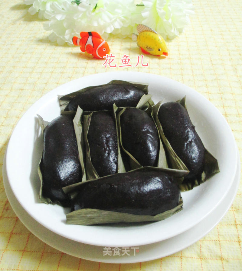 Black Rice Noodles with Red Bean Filling recipe