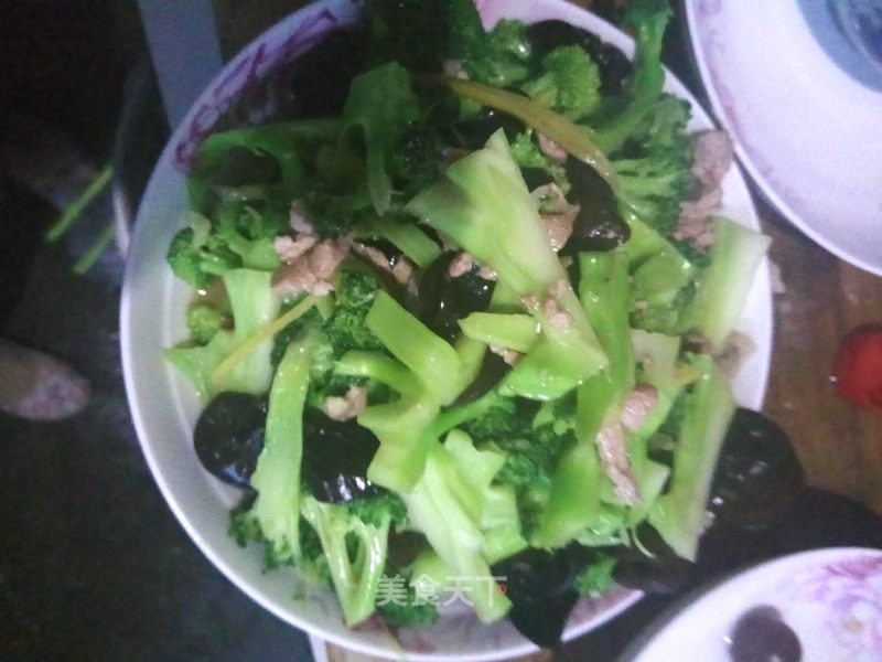 Stir-fried Black Fungus with Broccoli recipe