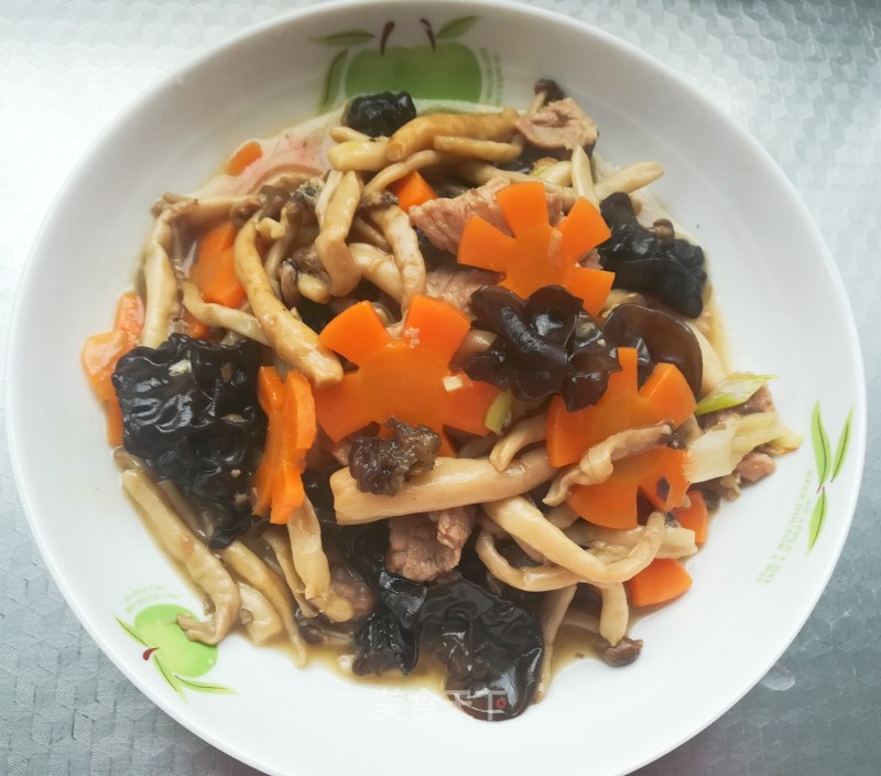 Stir-fried Meat with Crab Mushroom recipe