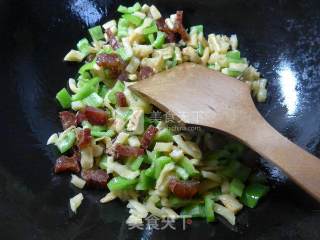 Stir-fried Dried Radish with Hot Pepper and Spicy Sausage recipe