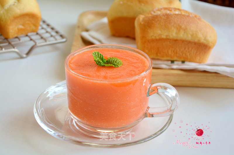 Red Grapefruit and Carrot Juice recipe
